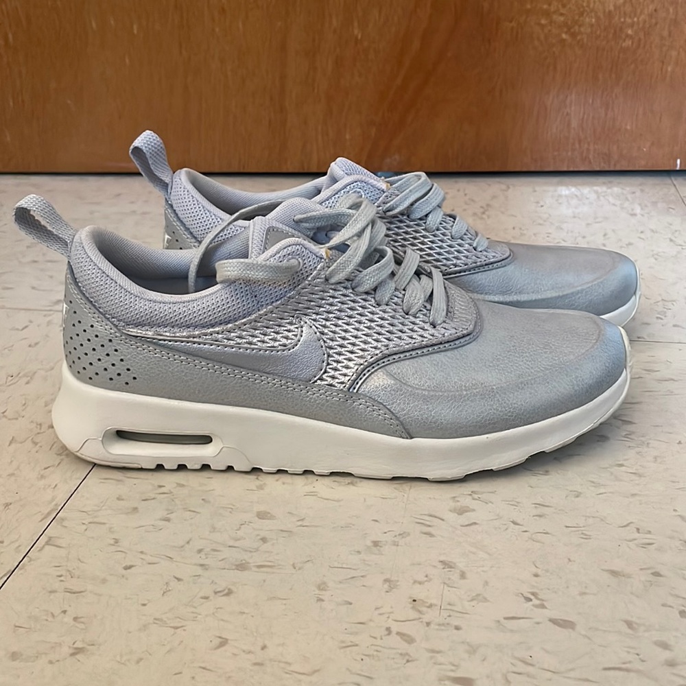 Silver metallic Nikes 6.5 womens